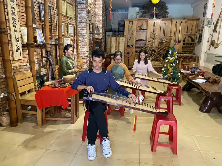 チュク・ マイ ・ミュージック・ ハウス