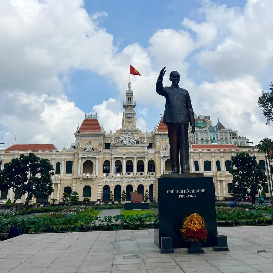 ベトナム建国記念日は市立美術館に足を運んでみよう