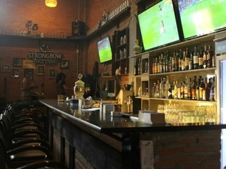 BMW パブ＆グリル