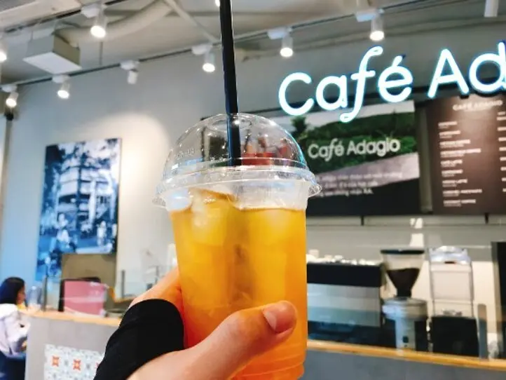 5区散策の休憩に！オシャレなPARIS BAGUETTE Cafe