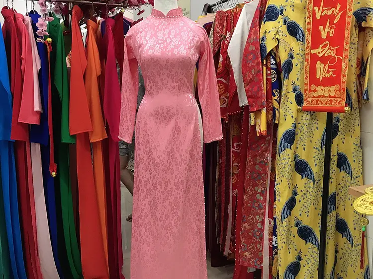 サイゴン・ブルー・トラベル