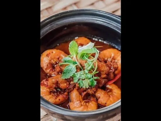 古都フエの空間を現代に再現。宮廷料理に舌鼓