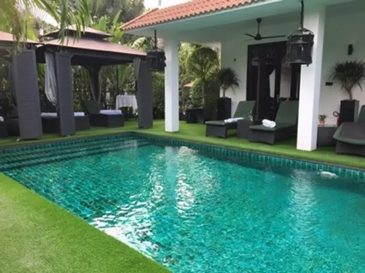 サイゴン・ブルー・トラベル