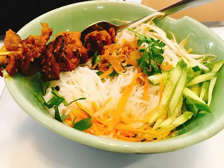 本格的なベトナム中部料理が味わえるモンフエ