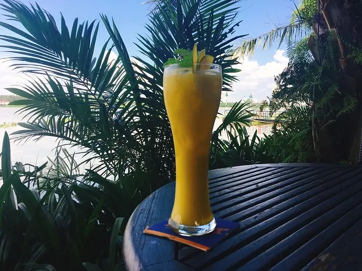 2区の川沿いのレストラン「ザ・リバーハウス(THE RIVER HOUSE）」