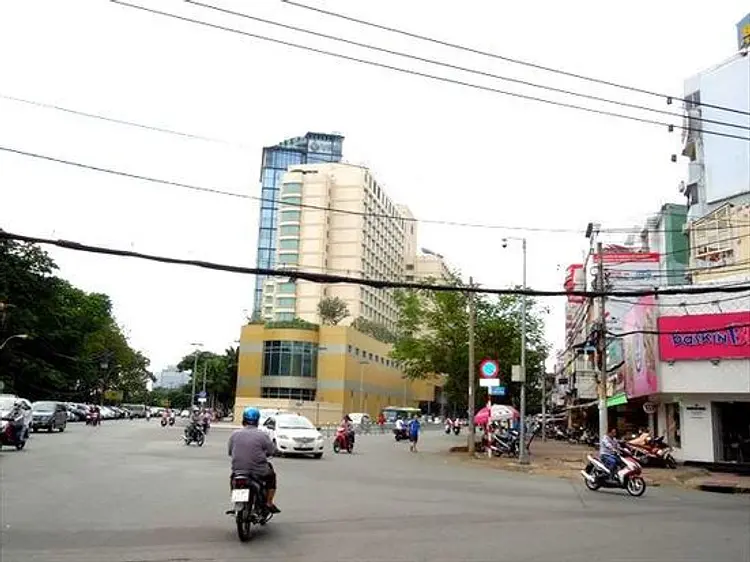 ザ・スシ・バー　2号店　ゼンプラザ店