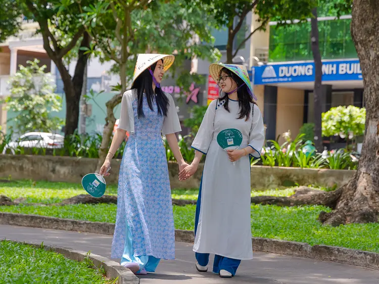 ザ・スパ・サイゴン (アオザイ)