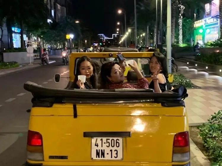 サイゴン・ブルー・トラベル