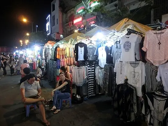 ベンタン市場周辺ナイトマーケット