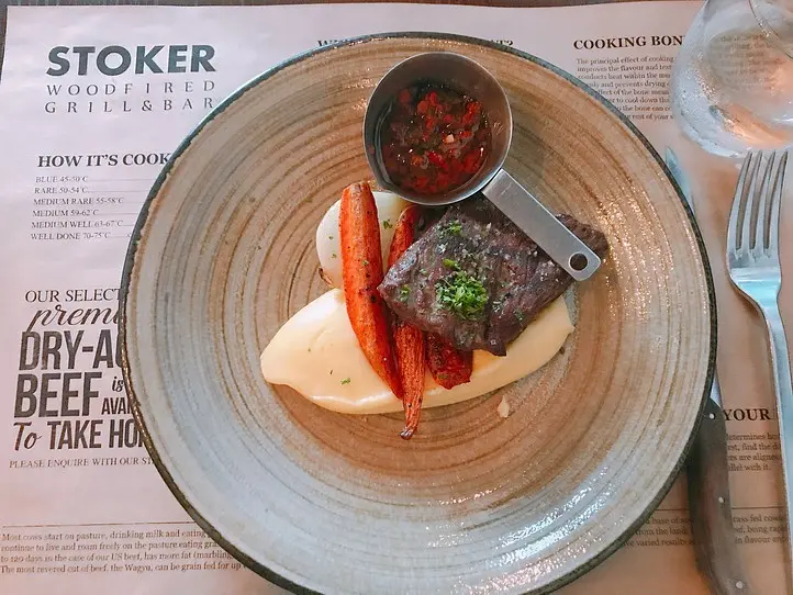 日本でブームの熟成肉！ベトナムのお得なランチで味わう～Stoker Woodfired Grill&Bar