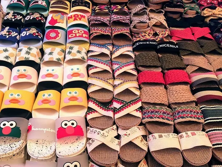 掘り出し物が必ず見つかる！～Hello Weekend Market(ハロー ウィークエンド マーケット)～