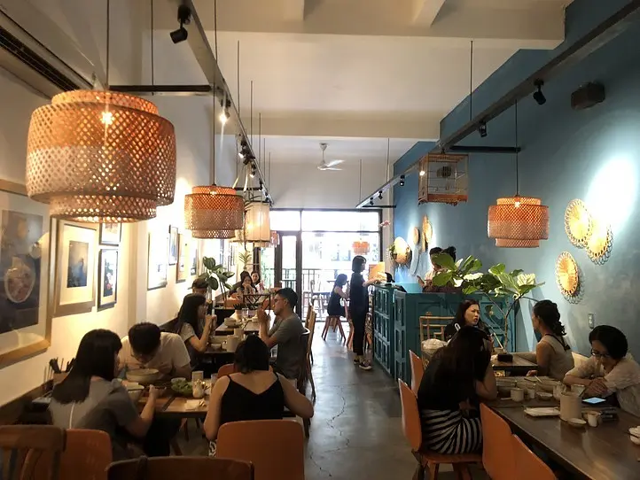 ドンコイ通りで、ベトナム北部ハイフォン名物バインダークアを食べよう〜Di Ly -Banh Da Cua