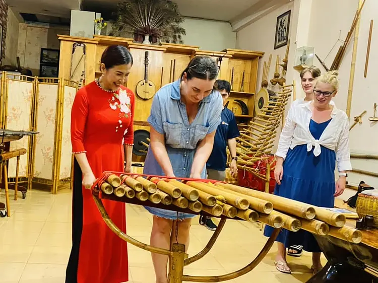 チュク・ マイ ・ミュージック・ ハウス