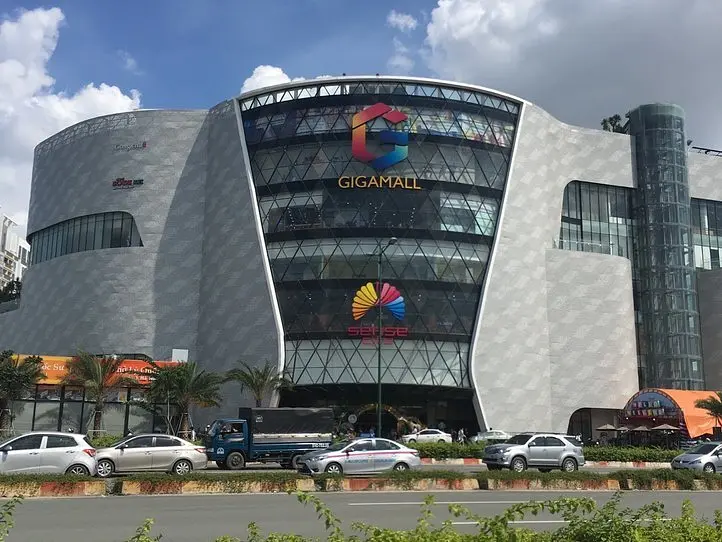 掘り出し物が必ず見つかる！～Hello Weekend Market(ハロー ウィークエンド マーケット)～