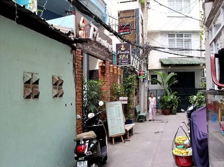 フローウィングサロン＆スパ