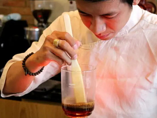 こだわりのシンカフェ・スペシャル・コーヒーを嗜む