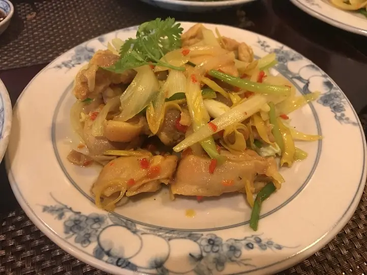 観光名所からすぐの好立地！ベトナム家庭料理を日本人好みの味で楽しもう～Huong Lai（フーンライ）〜