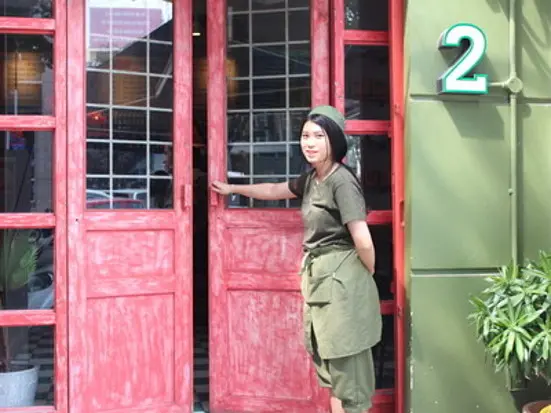 コーヒーに旅情緒を映す。観光の合間に