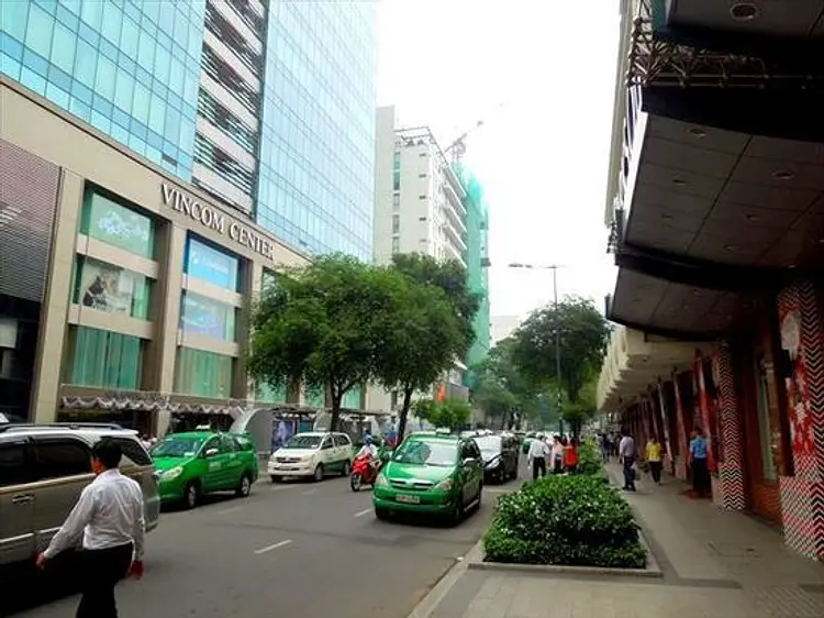 フローウィングサロン＆スパ