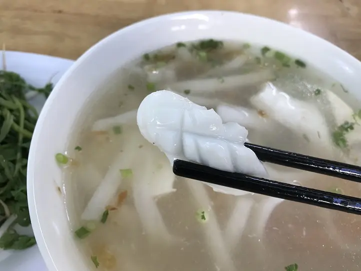 具と麺をカスタマイズ！タオディエン地区で食べるおいしい麺朝食