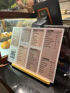 本好き必見！「Nhâm Cafe」は静けさとワクワクが同居する隠れ家カフェ