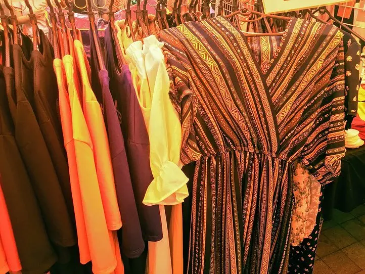 掘り出し物が必ず見つかる！～Hello Weekend Market(ハロー ウィークエンド マーケット)～