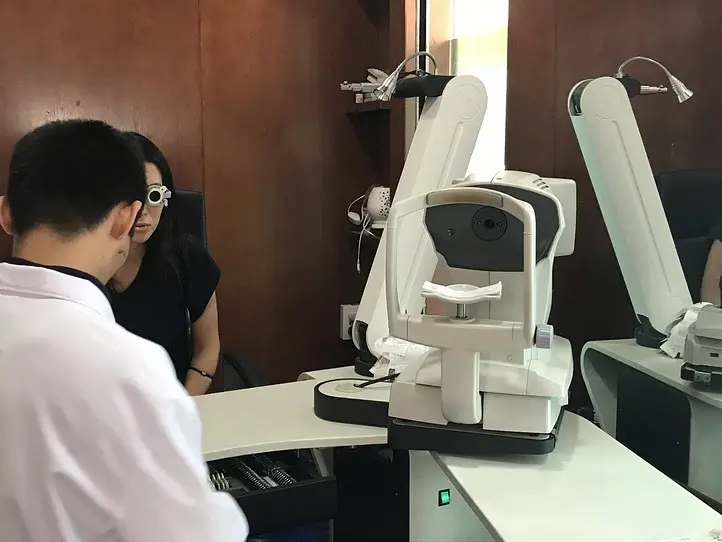 ホーチミンのローカル店で眼鏡を作ってみよう