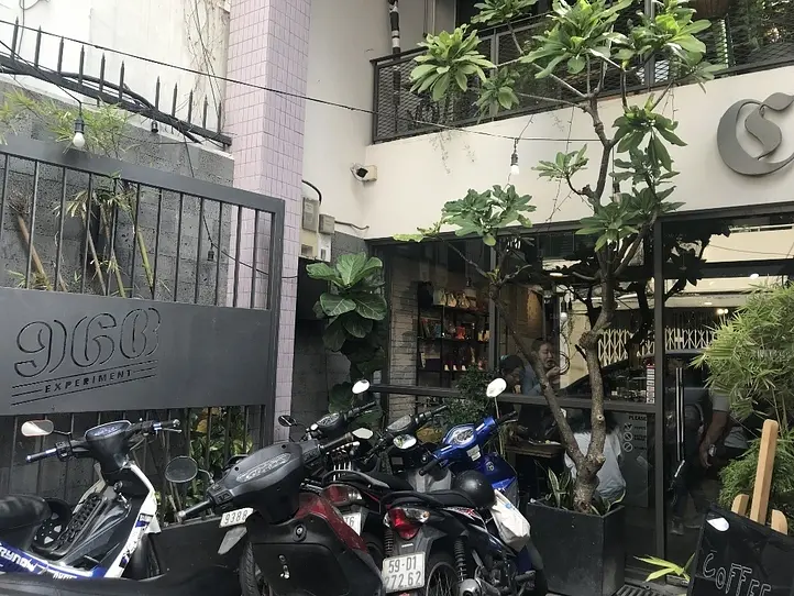 穴場カフェで美味しいコーヒーとカヌレを楽しもう～96B Experiment