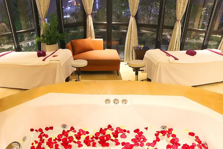 カラ サロン & スパ / カラベル サイゴン