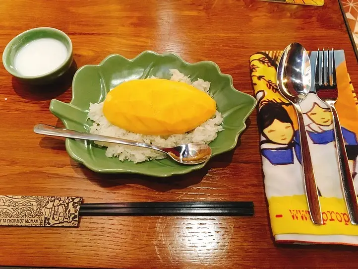 プロパガンダポスターをテーマにしたフォトジェニックなレストラン~「PROPAGANDA（プロパガンダ）」