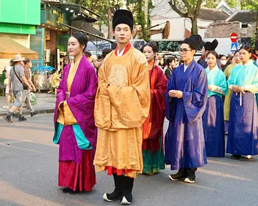 ホーチミン市で開催！ベトナム伝統衣装の祭典「バクホア・ボー・ハイン 2025」