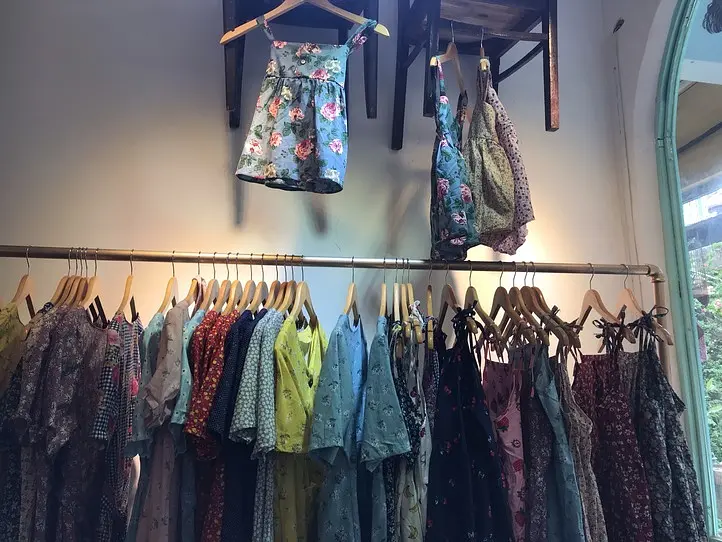 ベトナムのリノベーションアパートで、おしゃれな雑貨屋巡りを楽しむ