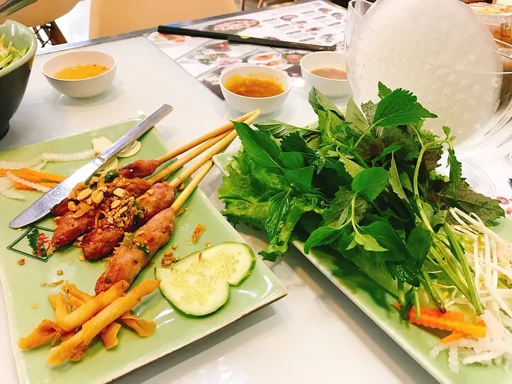 旅のちょこっとベトナム語【その2： おいしい】 