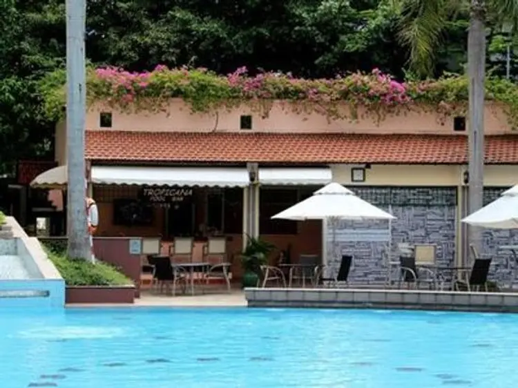 トロピカーナ プール＆バー