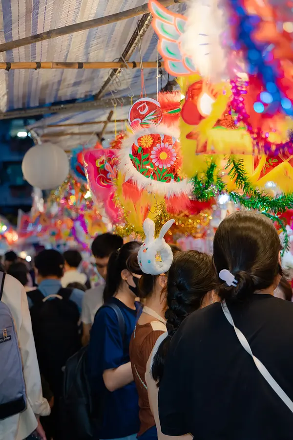 アオザイで歩きたい！2025年中秋節限定フォトジェニック通り｜ホーチミン・ランタン通り完全ガイド