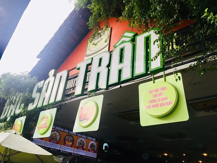 ダナンの2大名物料理と、おすすめレストラン