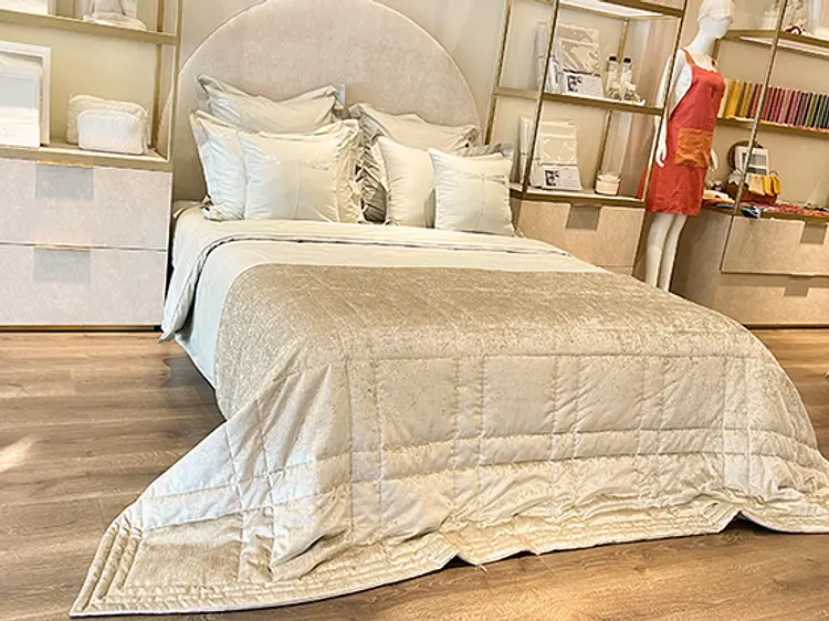 カトリーヌ・ドゥノアール・メゾン