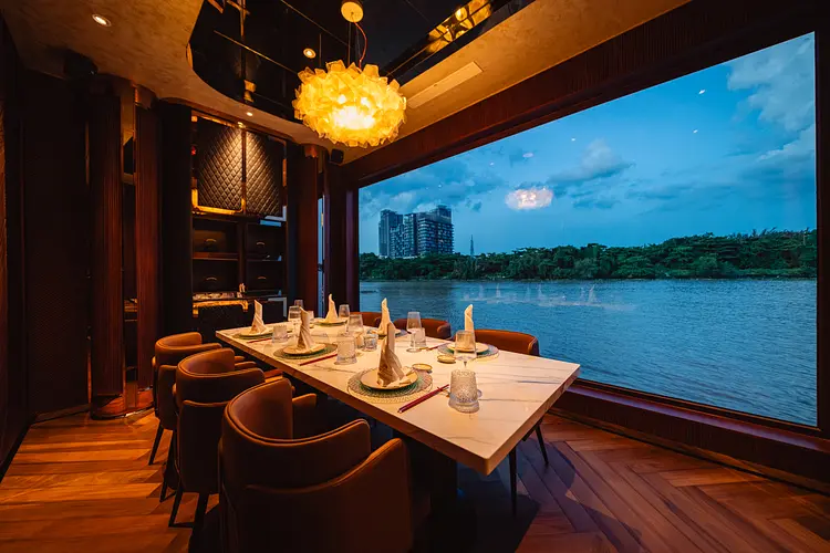 アイコン・サイゴン・クルーズ