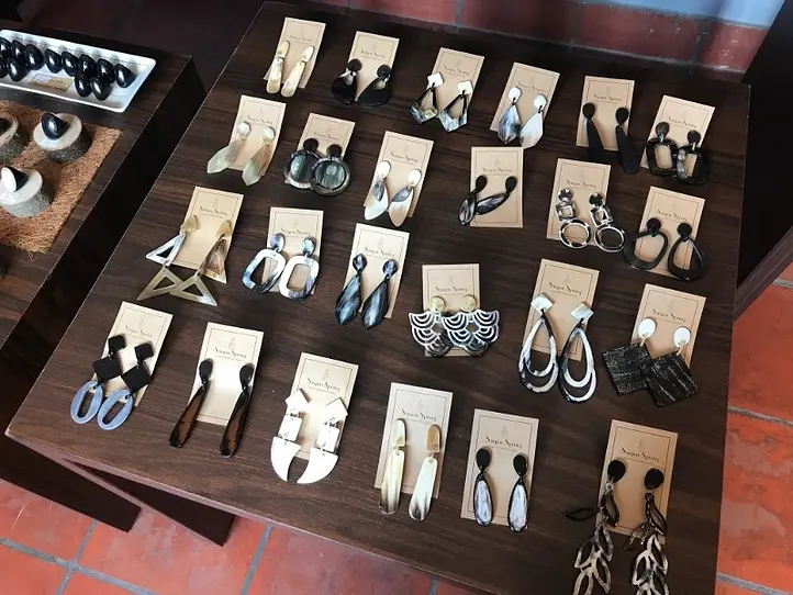 お土産やプレゼントに最適！水牛の角を使ったアクセサリーショップ~Saigon Spring Jewelry