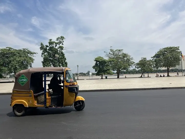 　【プノンペン】本格ショーが見られるサファリが物凄かった