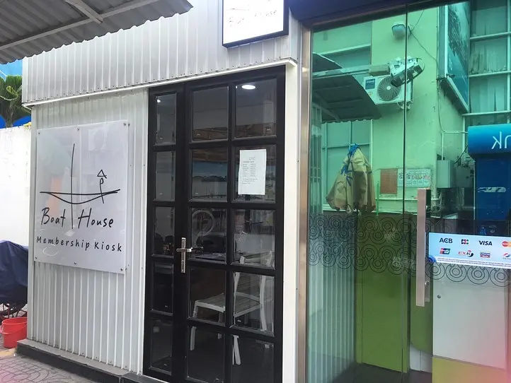 朝からフレンチトーストやワッフルが食べられるオープンカフェを2軒ご紹介