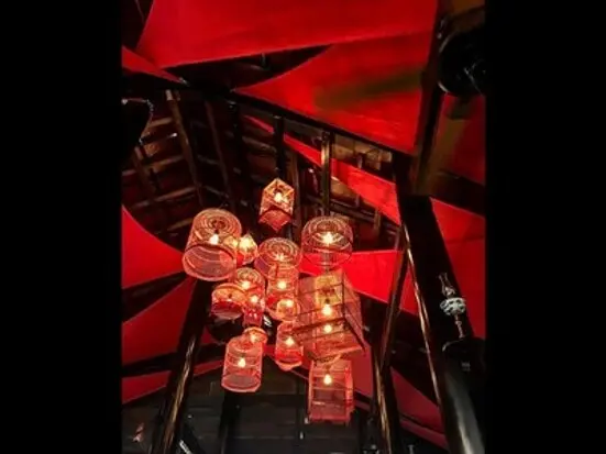 古都フエの空間を現代に再現。宮廷料理に舌鼓