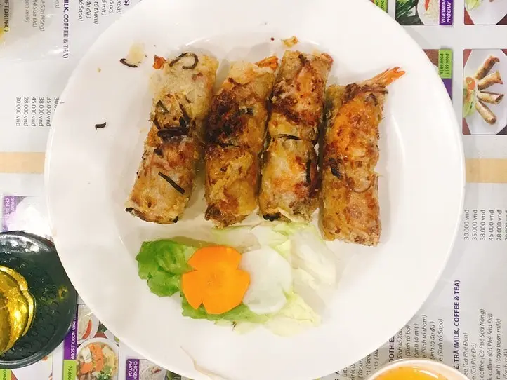 フォーと揚げ春巻きがおいしい「フォー2000」