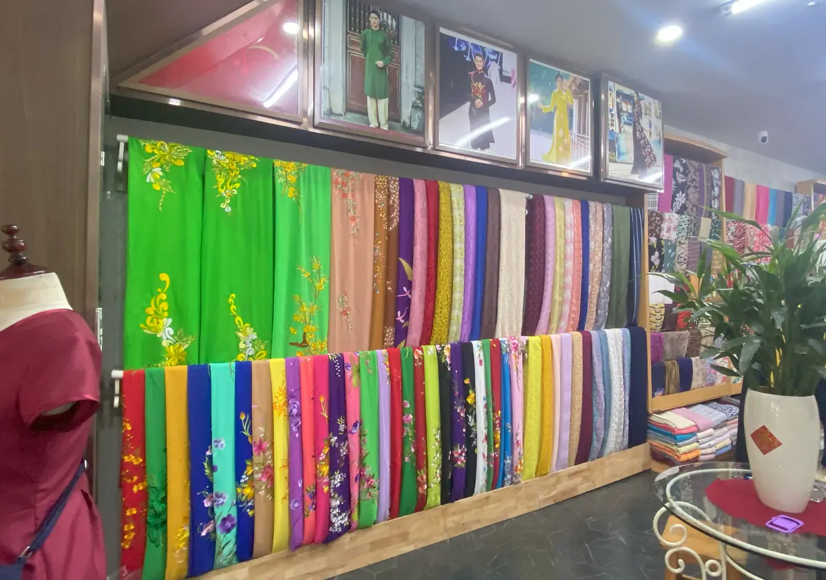 【日本語ok!!】　日本語が通じるアオザイオーダーメイドショップ3店をご紹介!!