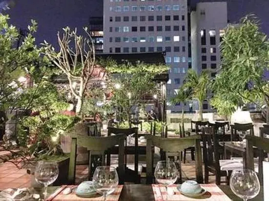 古都フエの空間を現代に再現。宮廷料理に舌鼓