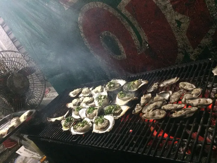 ホーチミンの夜が広がる、超ドローカルエリア４選