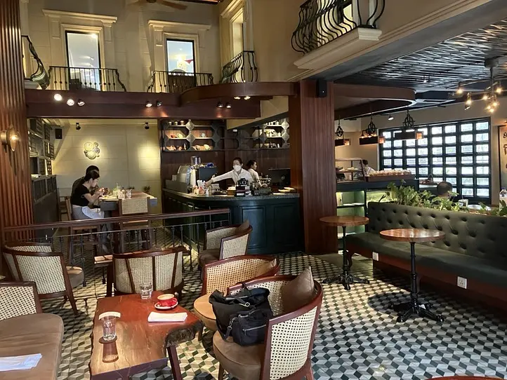 　【プノンペン】フレンチスタイルの建物がすてきなカフェ・レストラン２つ