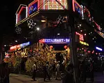 セブンティーン・サルーン