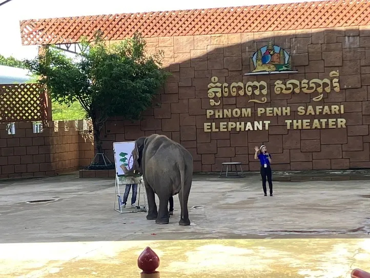 　【プノンペン】本格ショーが見られるサファリが物凄かった