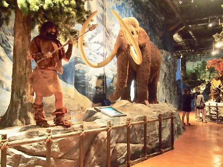 ホーチミンから1時間！ダナンの不思議なテーマパーク・バナヒルズを楽しもう